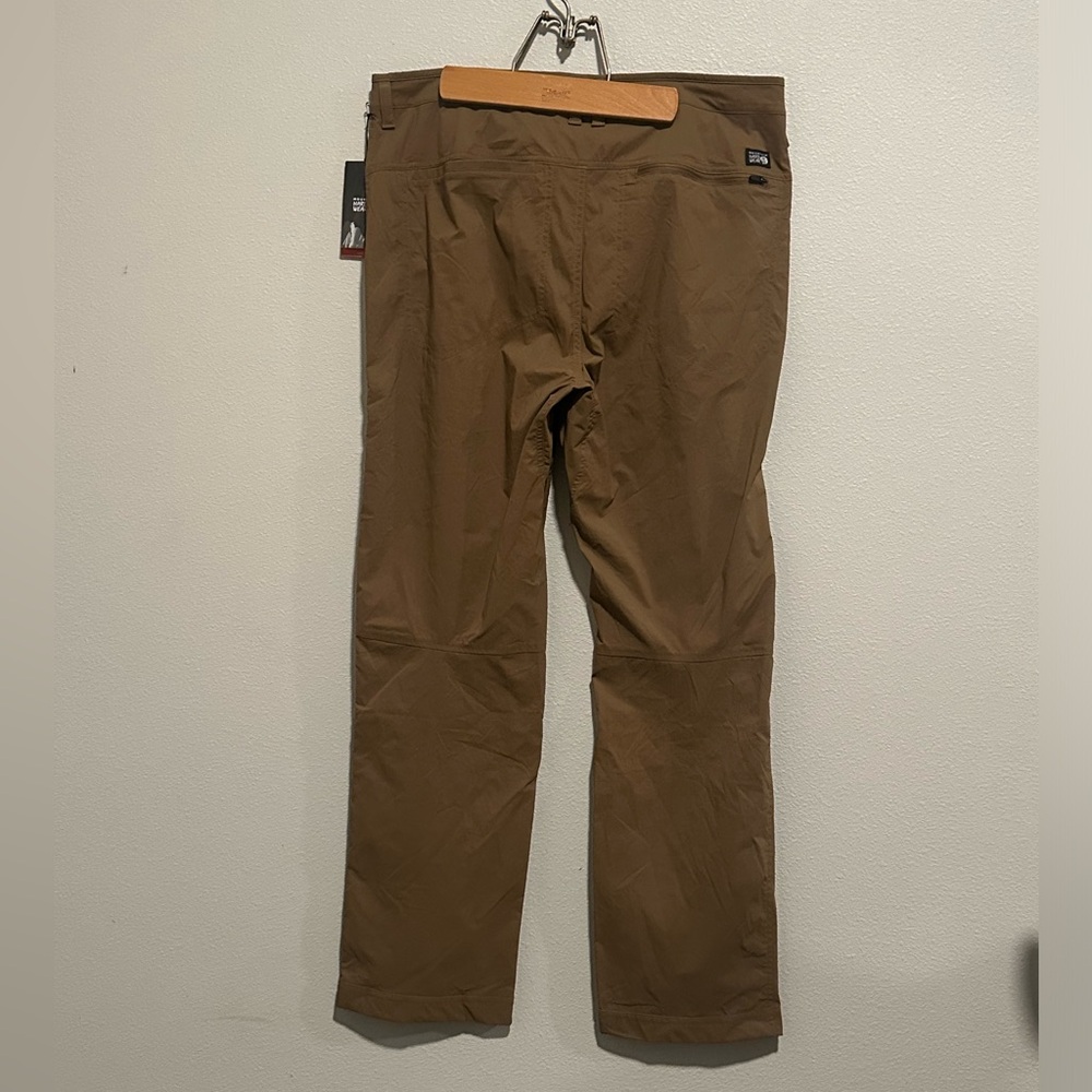 NWT Men’s Mountain HardWear Pants!